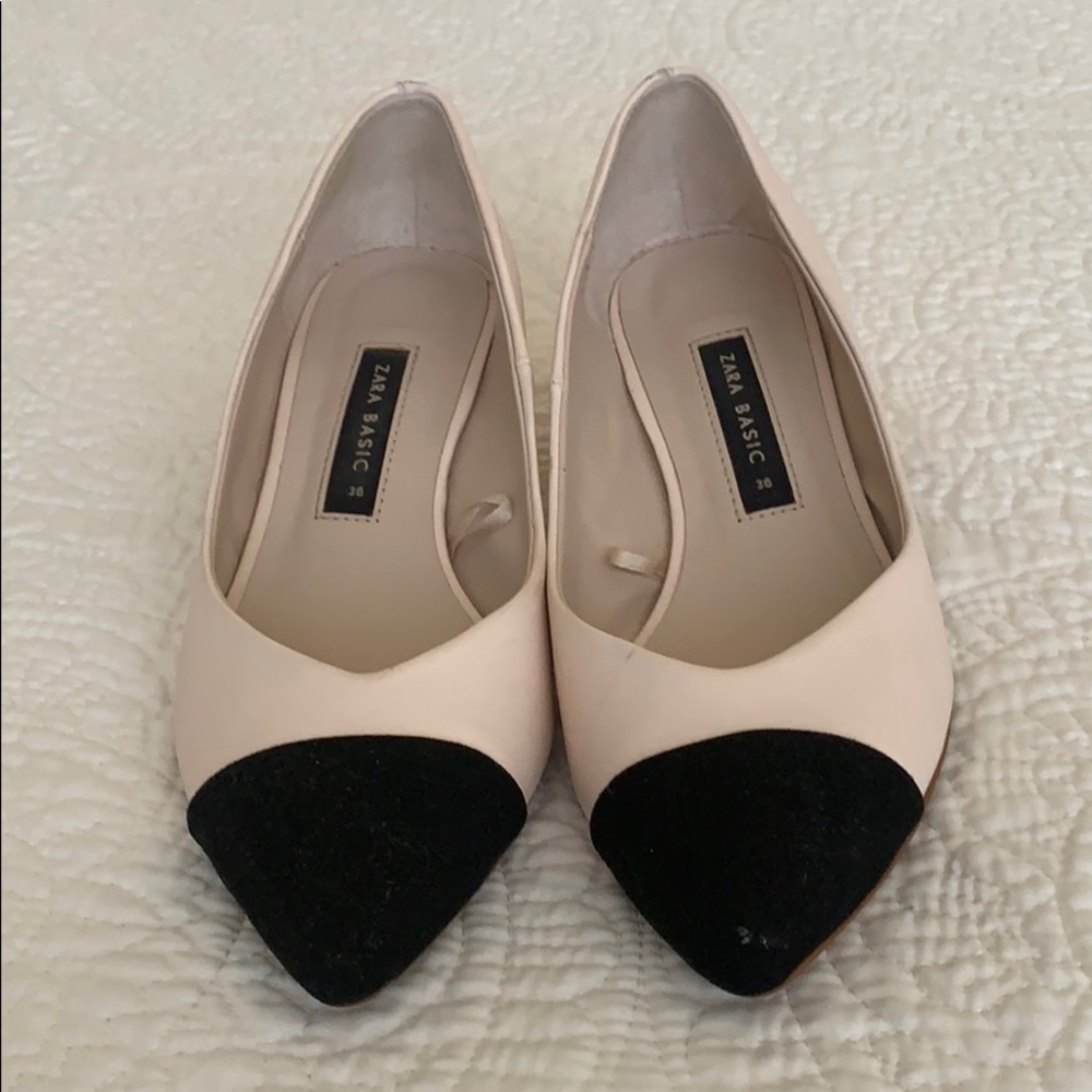 Zara cream shoes with velvet black toe cap.